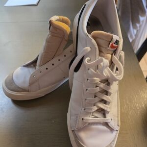 Nike White and Black Sneakers with Tan Accents